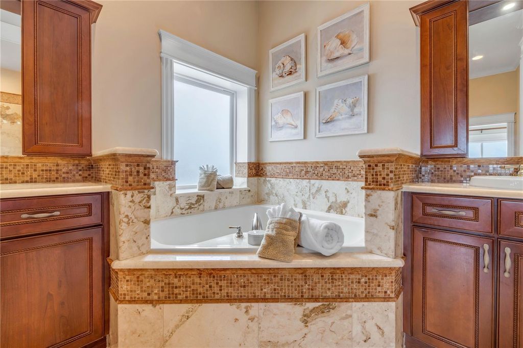 Image 38 of property listing at 423 S ATLANTIC AVENUE 301, New Smyrna Beach, FL 32169