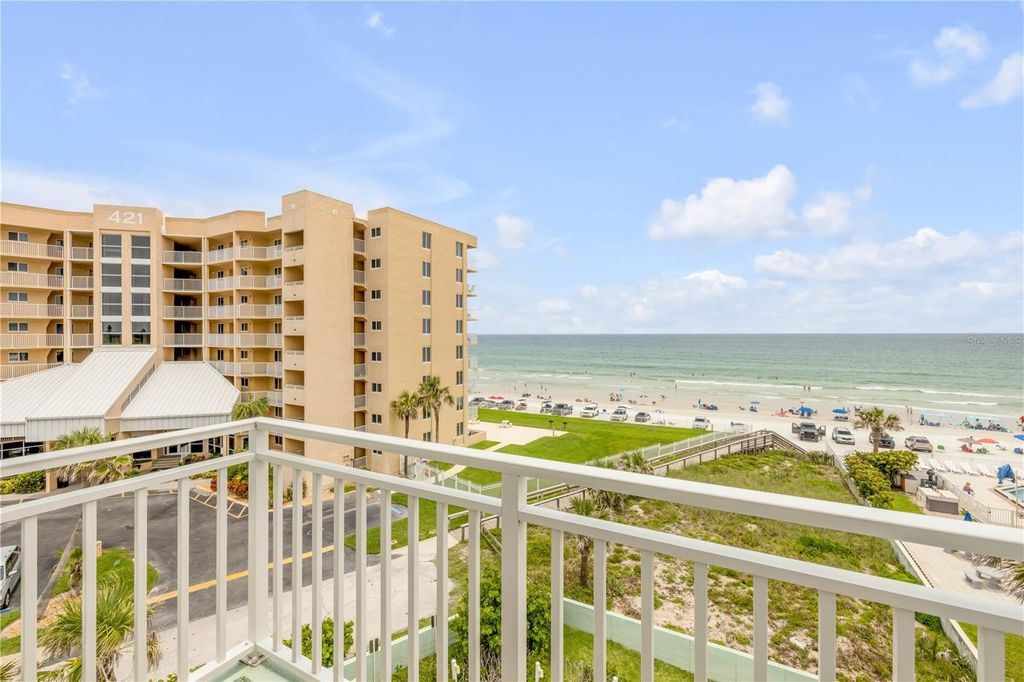 Image 46 of property listing at 423 S ATLANTIC AVENUE 301, New Smyrna Beach, FL 32169