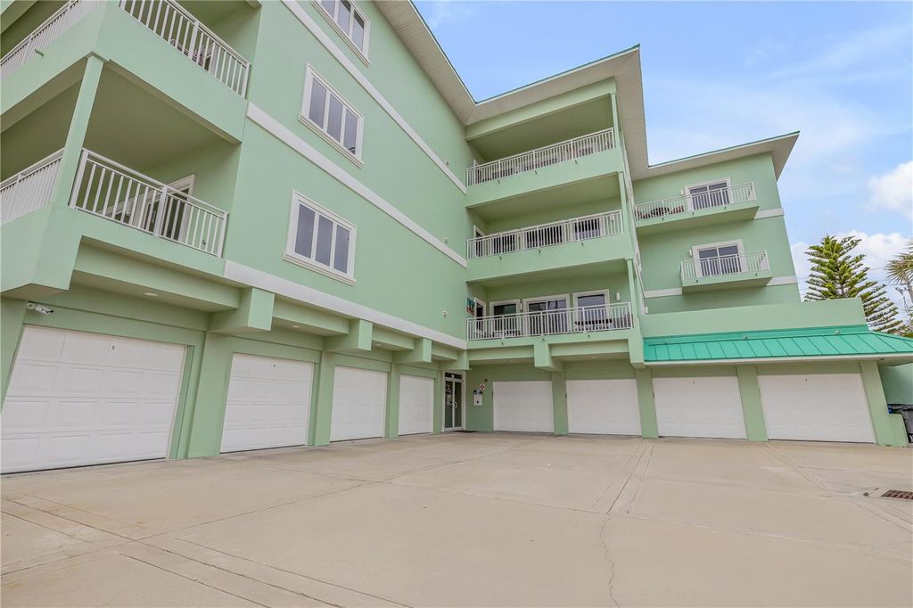 Image 51 of property listing at 423 S ATLANTIC AVENUE 301, New Smyrna Beach, FL 32169