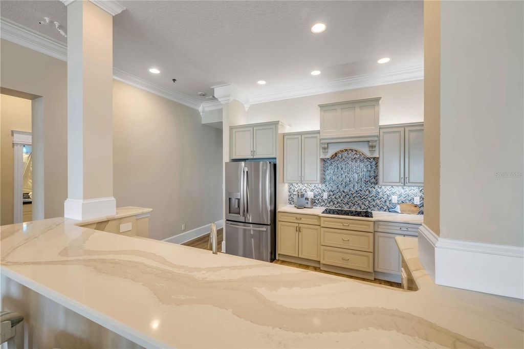 Image 7 of property listing at 423 S ATLANTIC AVENUE 301, New Smyrna Beach, FL 32169