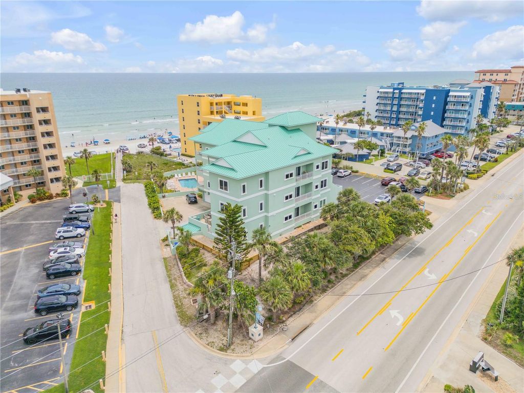 Image 61 of property listing at 423 S ATLANTIC AVENUE 301, New Smyrna Beach, FL 32169