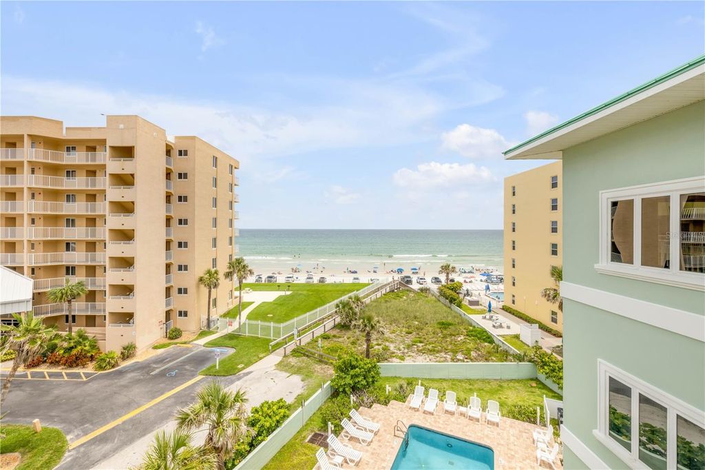 Image 68 of property listing at 423 S ATLANTIC AVENUE 301, New Smyrna Beach, FL 32169