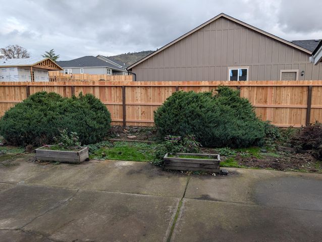 3349 Bryson Way, Medford, OR 97504