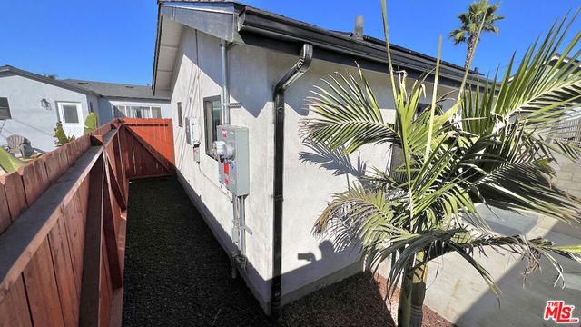5527 W 83rd Street, Los Angeles, CA 90045