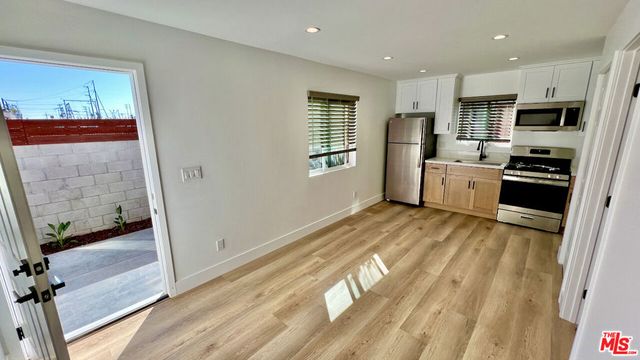 5527 W 83rd Street, Los Angeles, CA 90045