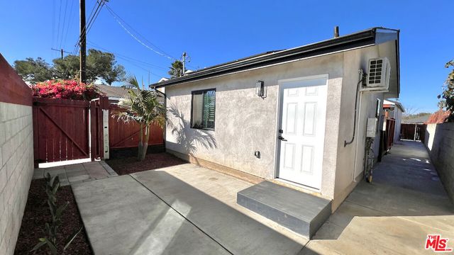 5527 W 83rd Street, Los Angeles, CA 90045