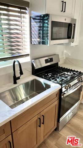 5527 W 83rd Street, Los Angeles, CA 90045