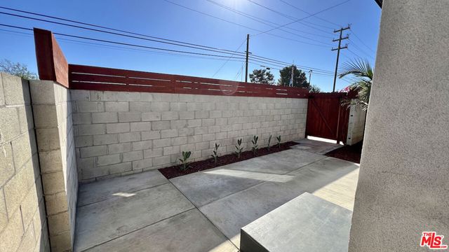 5527 W 83rd Street, Los Angeles, CA 90045