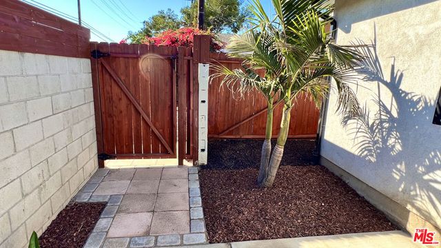 5527 W 83rd Street, Los Angeles, CA 90045