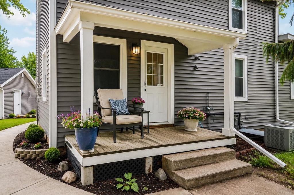 309 Cedar Street, Baraboo, WI 53913