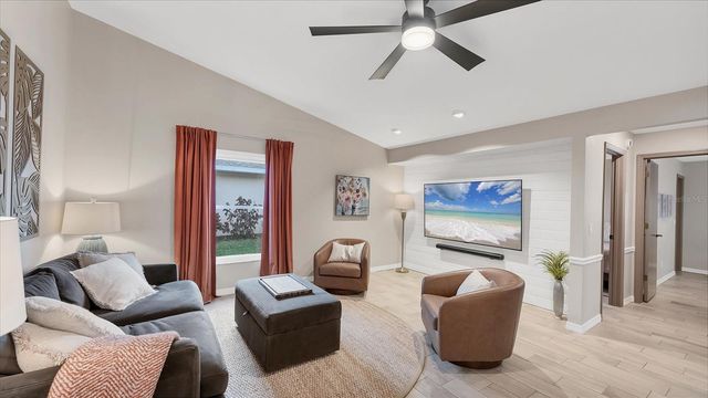 8706 11TH AVENUE PLACE NW, Bradenton, FL 34209