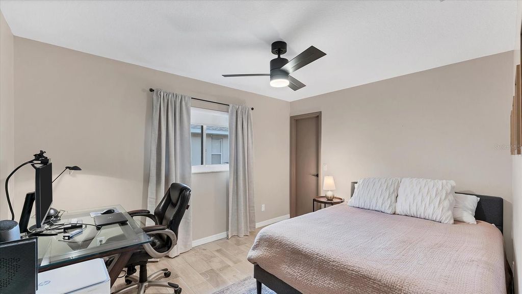 Image 25 of property listing at 8706 11TH AVENUE PLACE NW, Bradenton, FL 34209