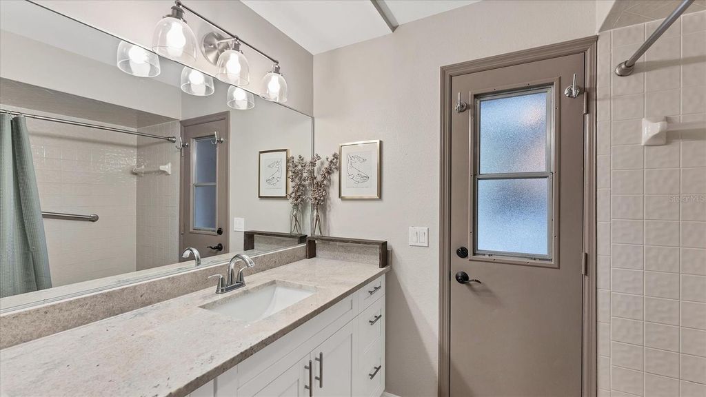 Image 27 of property listing at 8706 11TH AVENUE PLACE NW, Bradenton, FL 34209