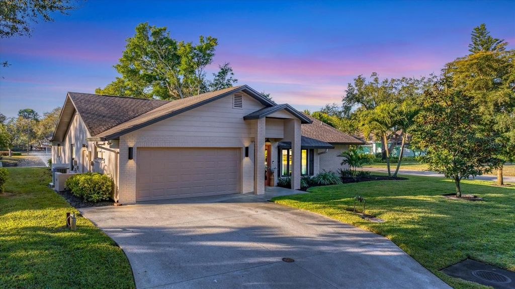 Image 41 of property listing at 8706 11TH AVENUE PLACE NW, Bradenton, FL 34209