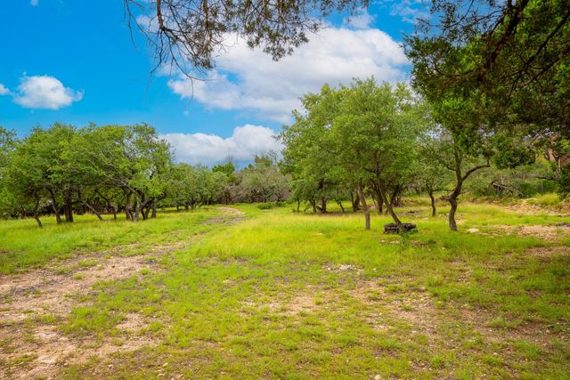 1006 Sundance Ridge DR, Dripping Springs, TX 78620