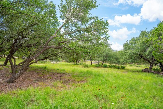 1006 Sundance Ridge DR, Dripping Springs, TX 78620