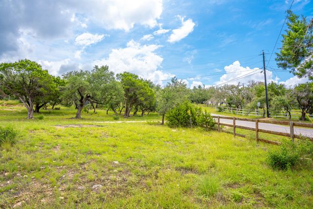 1006 Sundance Ridge DR, Dripping Springs, TX 78620