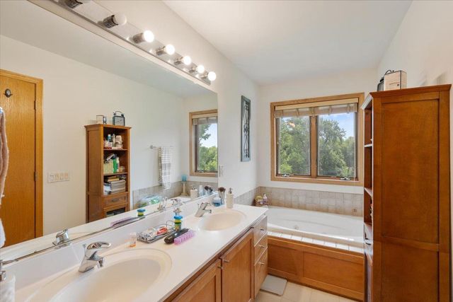 1887 Frawley Drive, Sun Prairie, WI 53590