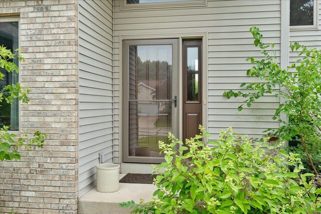 1887 Frawley Drive, Sun Prairie, WI 53590