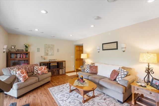 1887 Frawley Drive, Sun Prairie, WI 53590