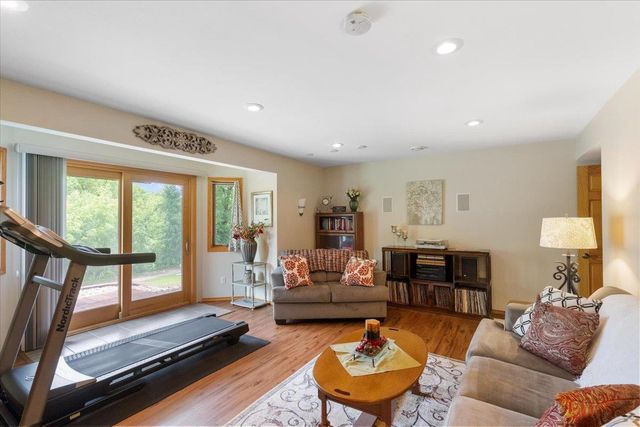 1887 Frawley Drive, Sun Prairie, WI 53590