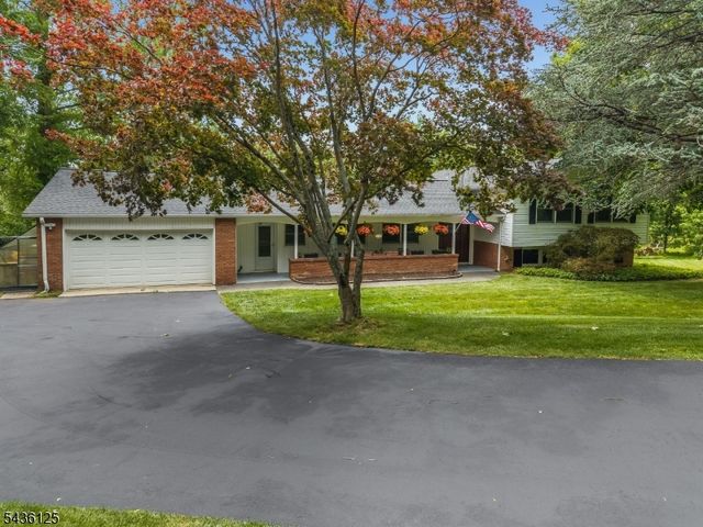 7 Sky View Garden Rd, Clinton Twp., NJ 08833