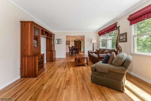 7 Sky View Garden Rd, Clinton Twp., NJ 08833