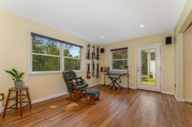 7 Sky View Garden Rd, Clinton Twp., NJ 08833
