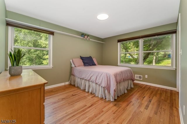 7 Sky View Garden Rd, Clinton Twp., NJ 08833
