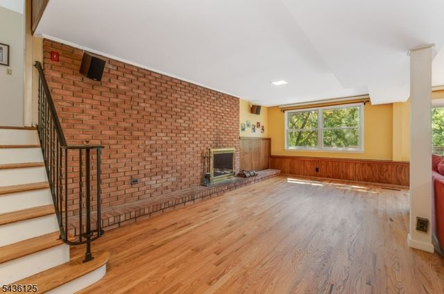 7 Sky View Garden Rd, Clinton Twp., NJ 08833