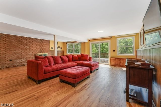 7 Sky View Garden Rd, Clinton Twp., NJ 08833