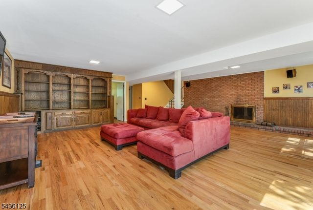 7 Sky View Garden Rd, Clinton Twp., NJ 08833