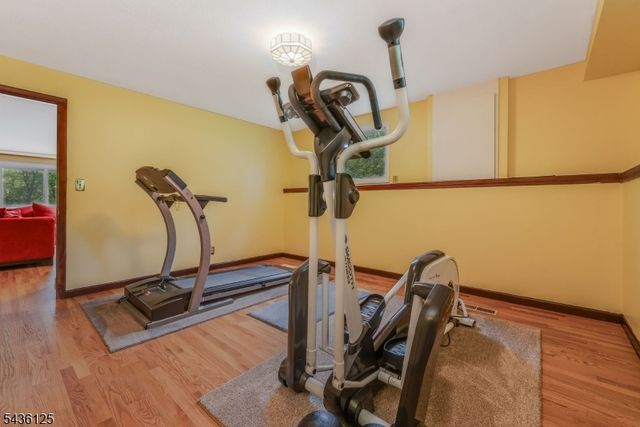 7 Sky View Garden Rd, Clinton Twp., NJ 08833