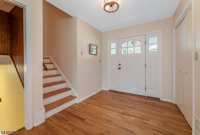 7 Sky View Garden Rd, Clinton Twp., NJ 08833