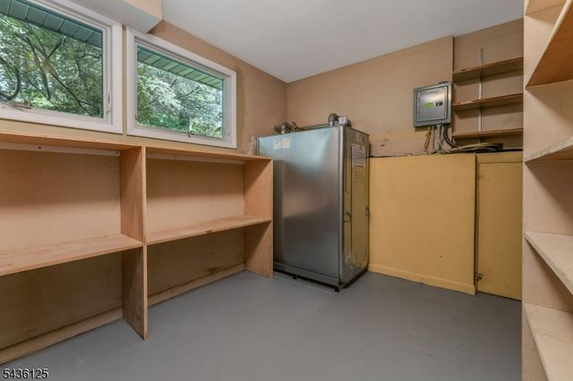 7 Sky View Garden Rd, Clinton Twp., NJ 08833