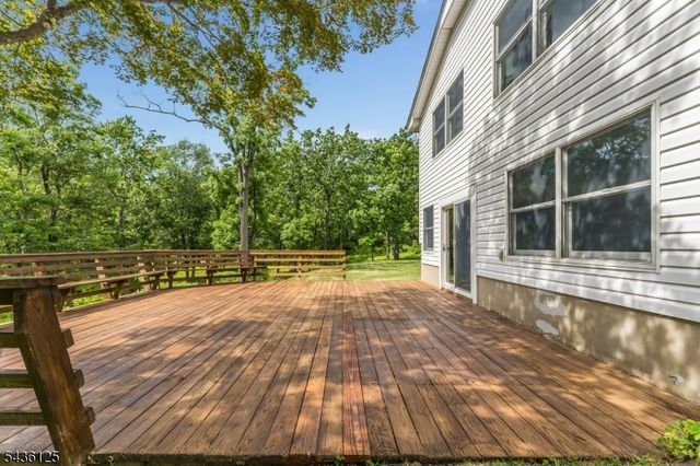 7 Sky View Garden Rd, Clinton Twp., NJ 08833