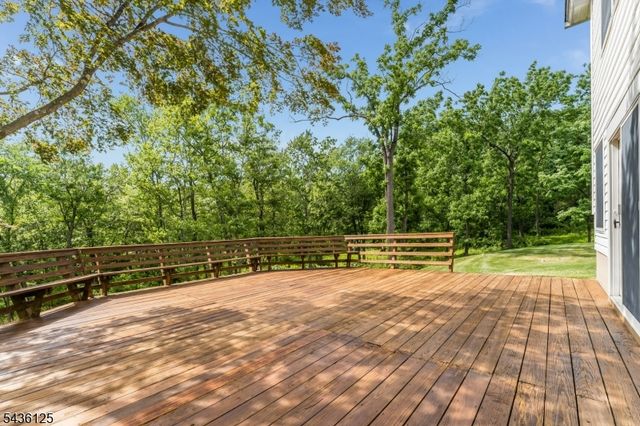 7 Sky View Garden Rd, Clinton Twp., NJ 08833