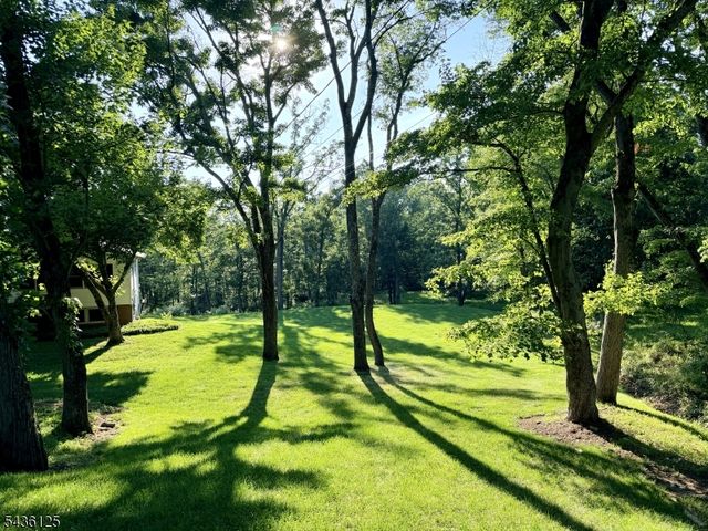 7 Sky View Garden Rd, Clinton Twp., NJ 08833