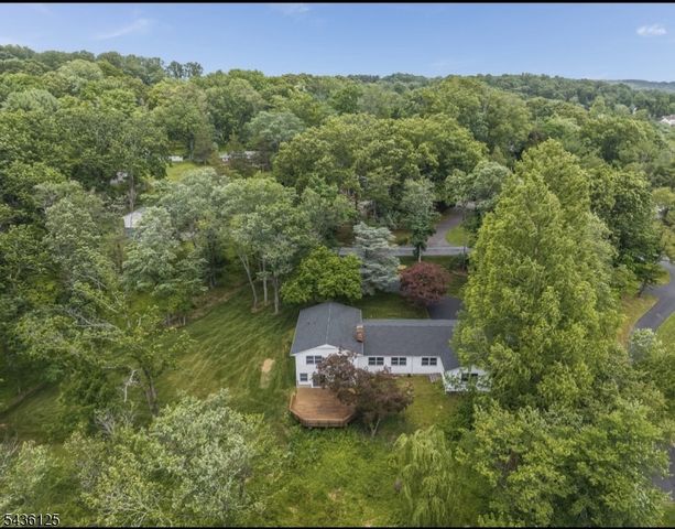 7 Sky View Garden Rd, Clinton Twp., NJ 08833