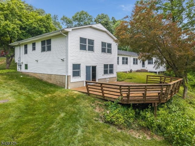 7 Sky View Garden Rd, Clinton Twp., NJ 08833
