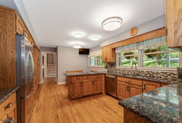 7 Sky View Garden Rd, Clinton Twp., NJ 08833