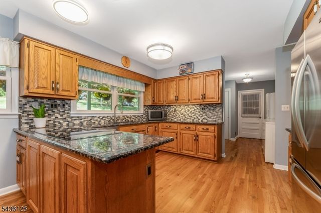 7 Sky View Garden Rd, Clinton Twp., NJ 08833