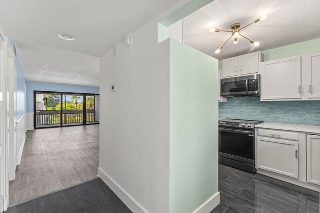 412 Southwind Drive B2, North Palm Beach, FL 33408