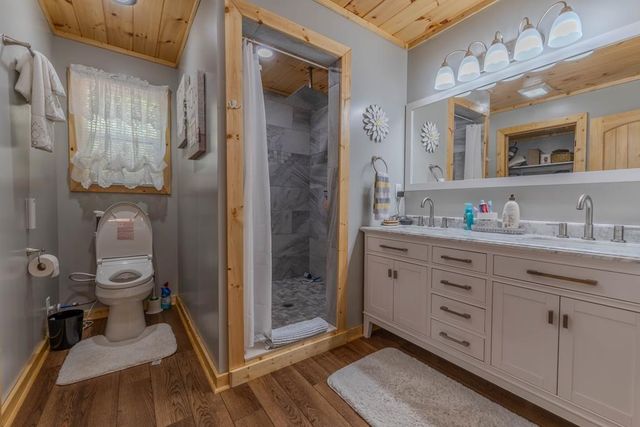 190 Galloway Drive, Hayesville, NC 28904
