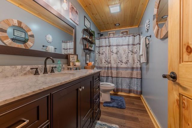 190 Galloway Drive, Hayesville, NC 28904