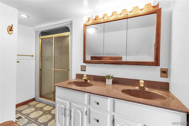 149 South Huxley Drive, Cheektowaga, NY 14225