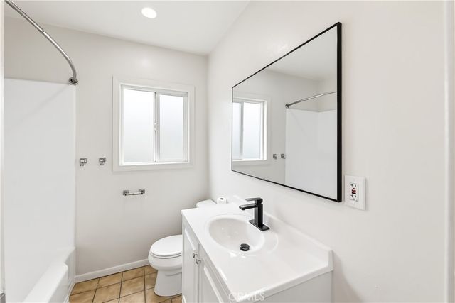 4537 Lakewood Boulevard, Lakewood, CA 90712