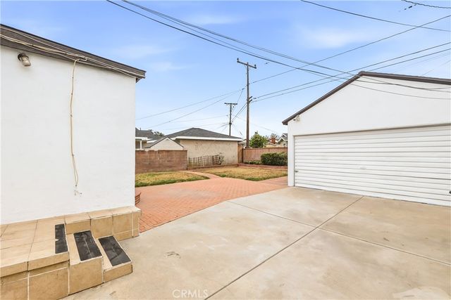 4537 Lakewood Boulevard, Lakewood, CA 90712