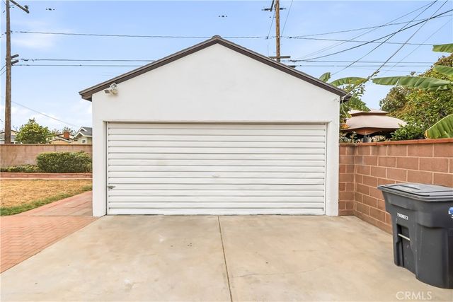 4537 Lakewood Boulevard, Lakewood, CA 90712