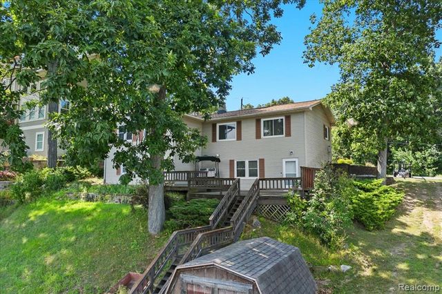 978 Ridge Court, Chelsea, MI 48118